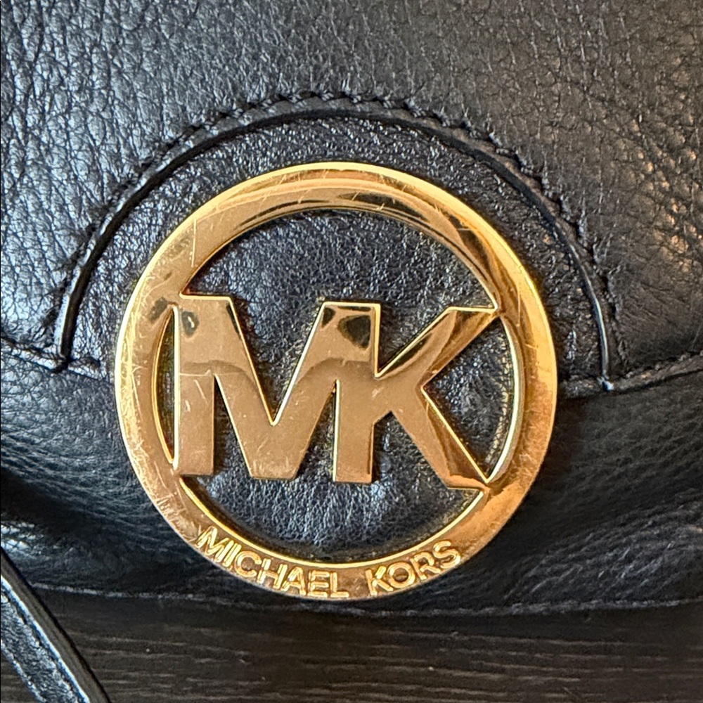 Michael Kors Black Pebbled Leather Crossbody Bag with Gold Accents - Picture 2 of 5